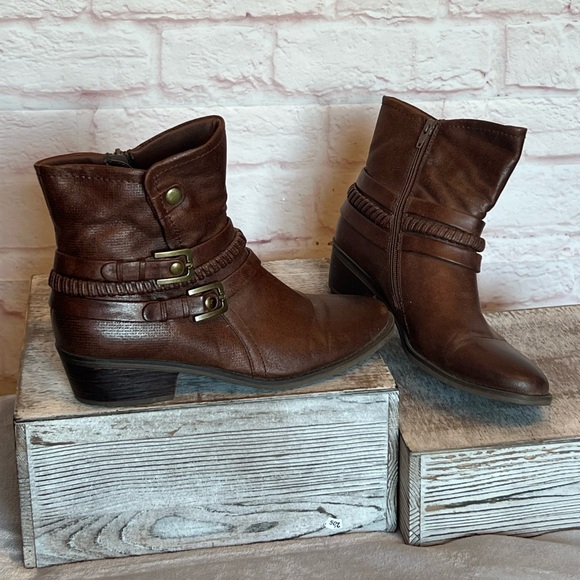 BareTraps Shoes - BareTraps Minay Ankle Boots